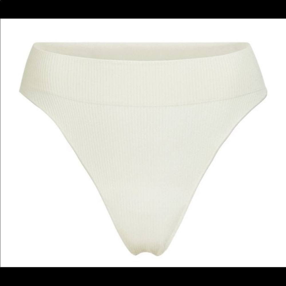 SKIMS Stretch Rib Thong sizeL/XL